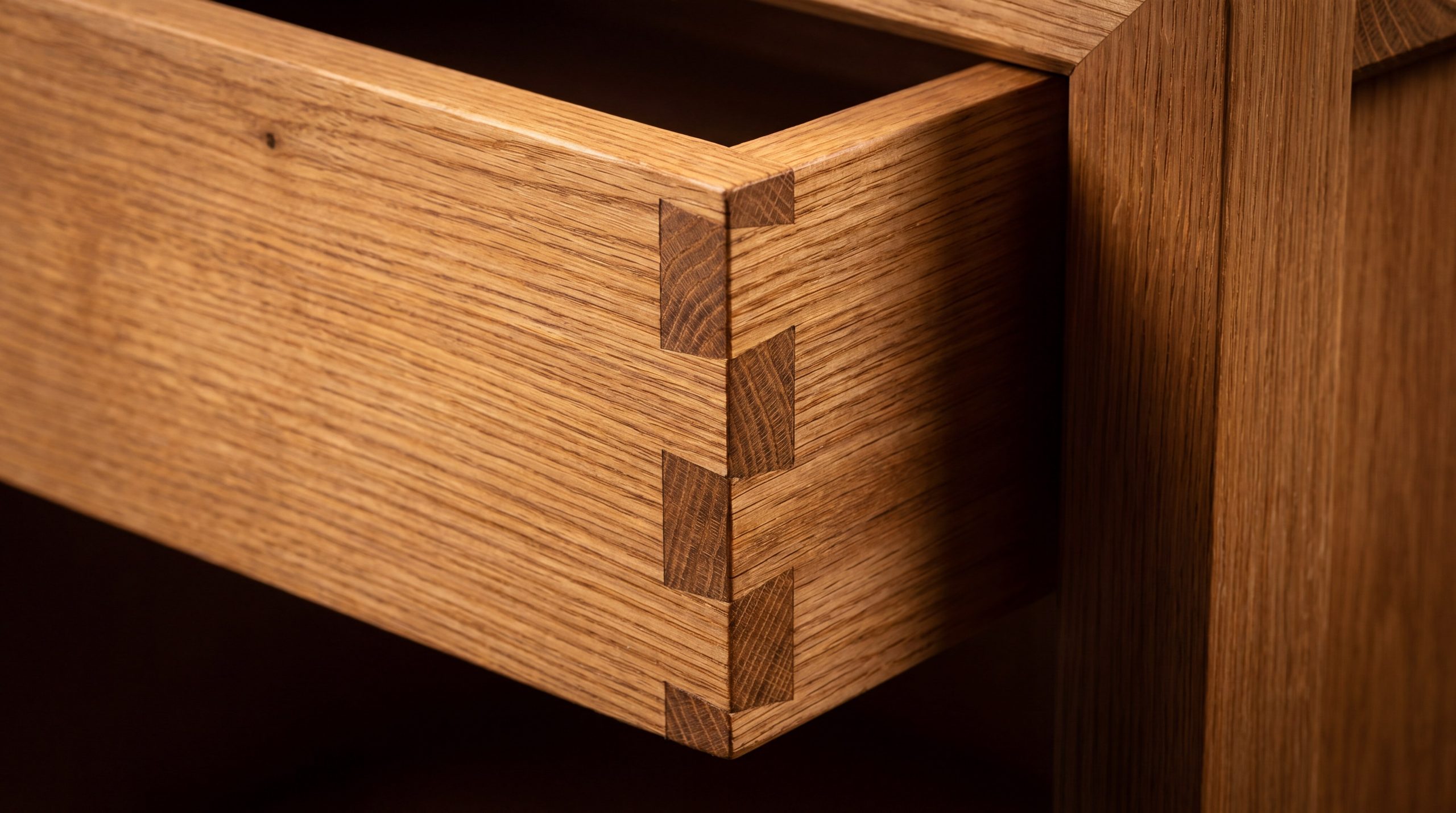 Premium Oak Nightstand with English Dovetail Joint Construction